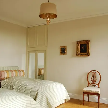 Guest house Artramon Farm *